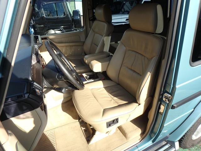 Ｇクラス Ｇ３２０ショートボディ　ディーラー車　希少色ベリルメタリック（3枚目）