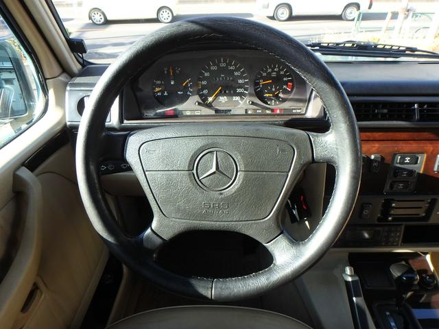 Ｇクラス Ｇ３２０ショートボディ　ディーラー車　希少色ベリルメタリック（10枚目）