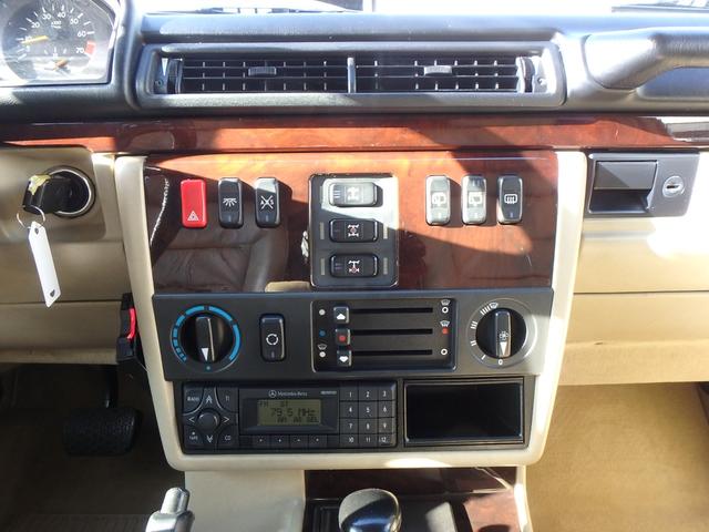 Ｇクラス Ｇ３２０ショートボディ　ディーラー車　希少色ベリルメタリック（11枚目）