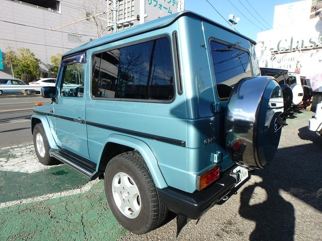 Ｇクラス Ｇ３２０ショートボディ　ディーラー車　希少色ベリルメタリック（17枚目）
