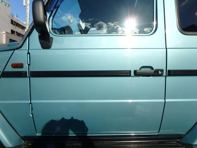 Ｇクラス Ｇ３２０ショートボディ　ディーラー車　希少色ベリルメタリック（25枚目）