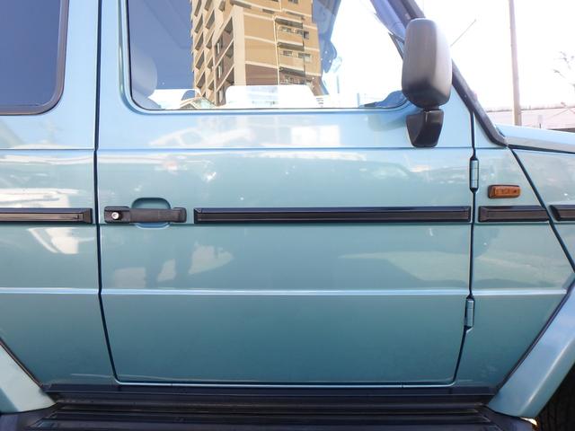 Ｇクラス Ｇ３２０ショートボディ　ディーラー車　希少色ベリルメタリック（26枚目）