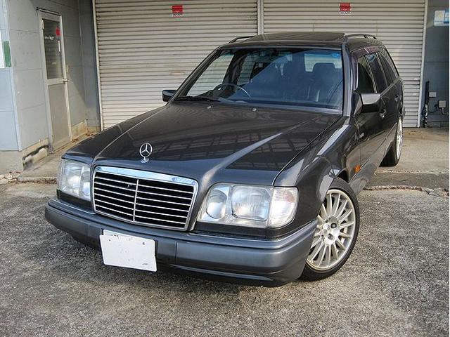 Ｅ２８０ステーションワゴン　Ｅ２８０ステーションワゴン（７名）　ディーラー車　右ハンドル　社外アルミ　サンルーフ　ローダウン　キーレス　レザーシート　パワーシート　シートヒーター(2枚目)