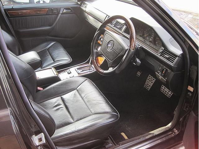 Eクラスステーションワゴン E320ステーションワゴン AMGスタイル!ATO/H済み!(6枚目)