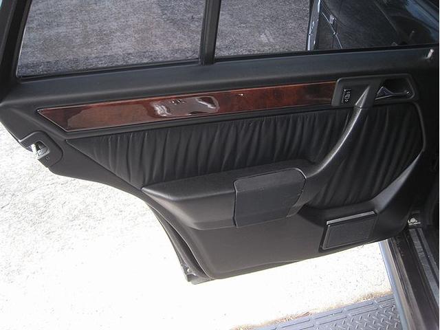 Eクラスステーションワゴン E320ステーションワゴン AMGスタイル!ATO/H済み!(25枚目)