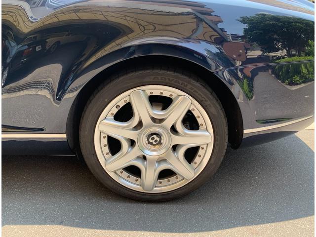 コンチネンタル ＧＴ　Ｍｕｌｌｉｎｅｒ　ＡＷＤ　右Ｈ　２０インチホイール　ダイヤモンドキルティング　ベントレーエンブレム刺繍　ローレットシフター　スポーツフットペダル（29枚目）