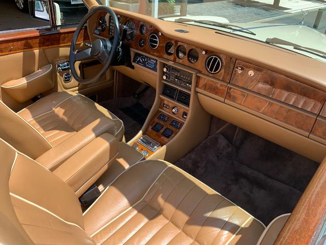 コーニッシュII コンバーチブル　Ｃｏｒｎｉｃｈｅ　Ｃｏｎｖｅｒｔｉｂｌｅ　トノカバー付き　ムートンフロアマット付き（20枚目）
