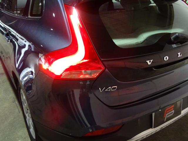 Ｖ４０ クロスカントリー　Ｄ４　サマム　後期型　ワンオーナー禁煙　デニムブルー　本革　ハーマンカードン　ＨＤＤナビ地デジバックカメラ　シティーＳ　ＡＣＣ　ＢＬＩＳ　レーンキープ　Ｉ－ＳＴＯＰ　純正１７ＡＷ　ミシュランタイヤ　ディーラー整備（78枚目）