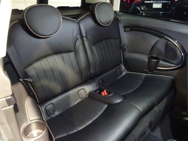 クーパー クラブマン ボンドストリート 特別仕様車 ワンオーナー禁煙 HDDナビ地デジBカメラ Bluetooth レザーダッシュ 黒革 シートヒーター パドルシフト 純正17AW コンチネンタルタイヤ ディーラー整備(16枚目)