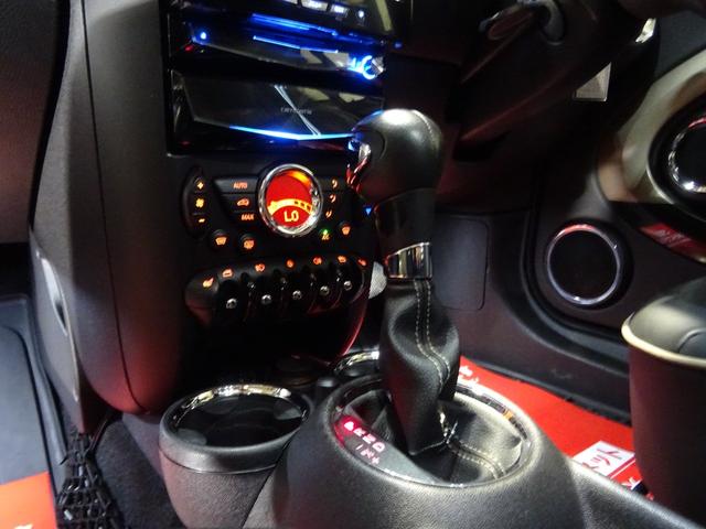 クーパー クラブマン ボンドストリート 特別仕様車 ワンオーナー禁煙 HDDナビ地デジBカメラ Bluetooth レザーダッシュ 黒革 シートヒーター パドルシフト 純正17AW コンチネンタルタイヤ ディーラー整備(52枚目)