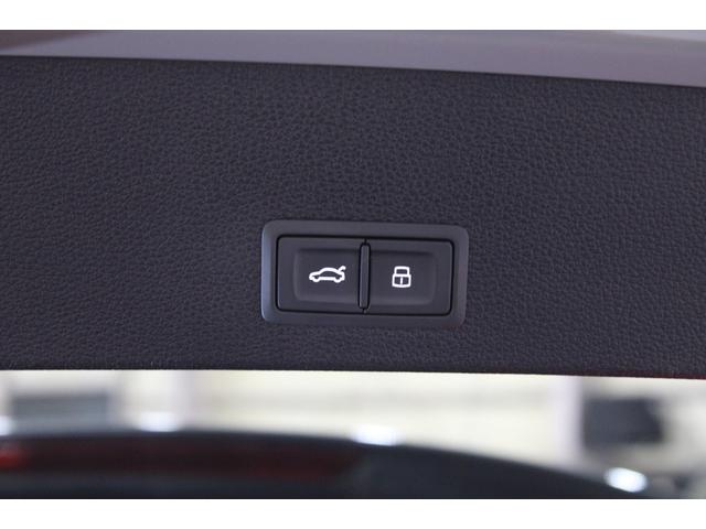 Ｑ２ ハッシュタグ　ブラックスタイリング　禁煙　クワンタムグレー　バーチャルＣ　Ａｕｄｉプレセンス　ＡＣＣ　衝突軽減　レーンＡ　ＭＭＩナビ地デジＢカメラ　ＣＡＲＰＬＡＹ　電動バックドア　革調シートカバー　ＲＳタイプ新品１９ＡＷ　新品タイヤ（33枚目）