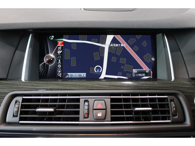 5シリーズ 523iラグジュアリー 後期型 インテリジェントS ACC 衝突軽減 レーンA サンルーフ ダコタブラックレザー アルピンホワイト 純正ナビ地デジBカメラ コンフォートA 純正18AW ピレリタイヤ ディーラー整備(12枚目)