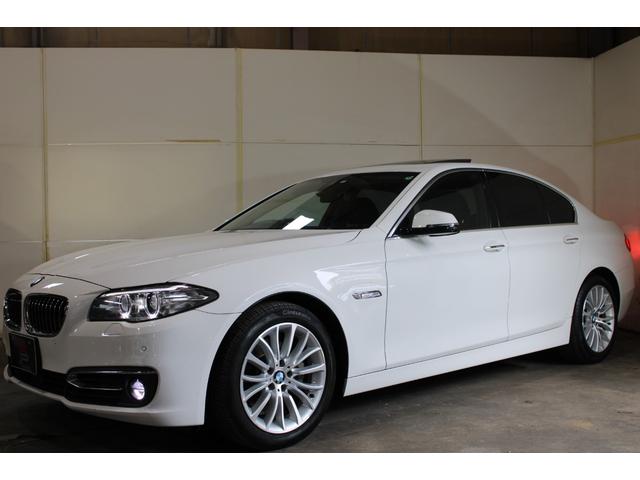 5シリーズ 523iラグジュアリー 後期型 インテリジェントS ACC 衝突軽減 レーンA サンルーフ ダコタブラックレザー アルピンホワイト 純正ナビ地デジBカメラ コンフォートA 純正18AW ピレリタイヤ ディーラー整備(19枚目)