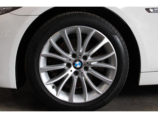 5シリーズ 523iラグジュアリー 後期型 インテリジェントS ACC 衝突軽減 レーンA サンルーフ ダコタブラックレザー アルピンホワイト 純正ナビ地デジBカメラ コンフォートA 純正18AW ピレリタイヤ ディーラー整備(50枚目)