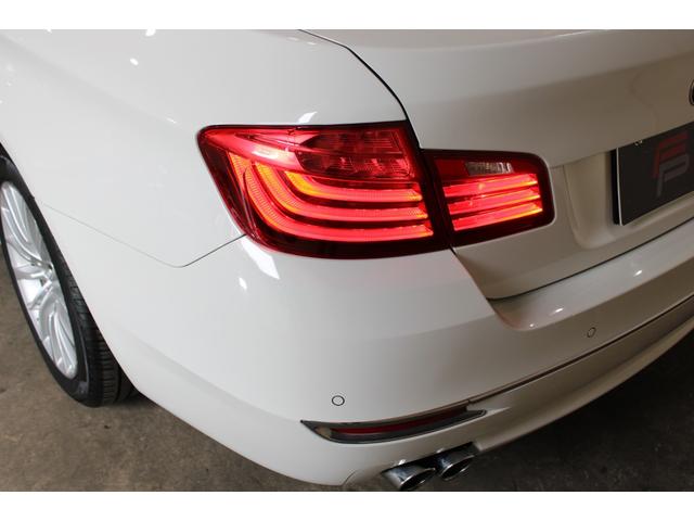 5シリーズ 523iラグジュアリー 後期型 インテリジェントS ACC 衝突軽減 レーンA サンルーフ ダコタブラックレザー アルピンホワイト 純正ナビ地デジBカメラ コンフォートA 純正18AW ピレリタイヤ ディーラー整備(61枚目)