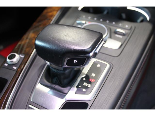 Ａ４アバント ２．０ＴＦＳＩ　ワンオーナー禁煙　新品コンプリート　ＡＣＣ　衝突軽減　レーンＡ　サイドＡ　バーチャルＣ　黒革　マトリクスＬＥＤ　ＣＡＲＰＬＡＹ　ナビ地デジＢカメラ　ＲＳタイプ新品１９ＡＷ　新品タイヤ　新品サスキット（13枚目）