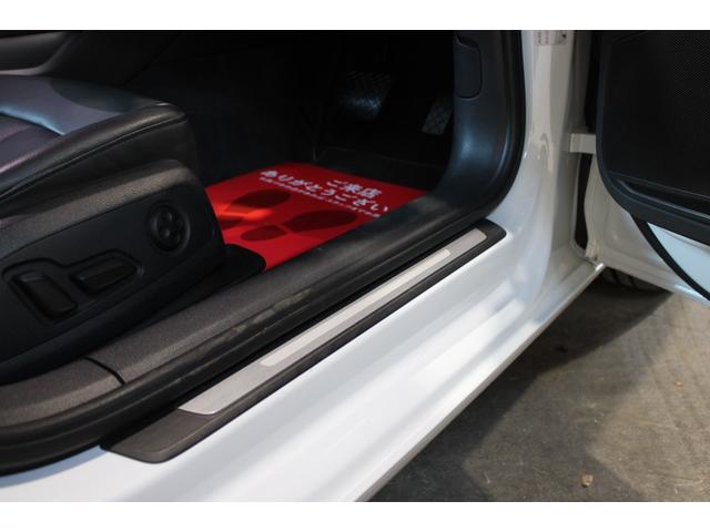 Ａ４アバント ２．０ＴＦＳＩ　ワンオーナー禁煙　新品コンプリート　ＡＣＣ　衝突軽減　レーンＡ　サイドＡ　バーチャルＣ　黒革　マトリクスＬＥＤ　ＣＡＲＰＬＡＹ　ナビ地デジＢカメラ　ＲＳタイプ新品１９ＡＷ　新品タイヤ　新品サスキット（30枚目）