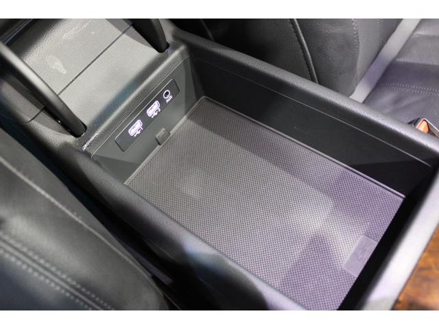 Ａ４アバント ２．０ＴＦＳＩ　ワンオーナー禁煙　新品コンプリート　ＡＣＣ　衝突軽減　レーンＡ　サイドＡ　バーチャルＣ　黒革　マトリクスＬＥＤ　ＣＡＲＰＬＡＹ　ナビ地デジＢカメラ　ＲＳタイプ新品１９ＡＷ　新品タイヤ　新品サスキット（78枚目）