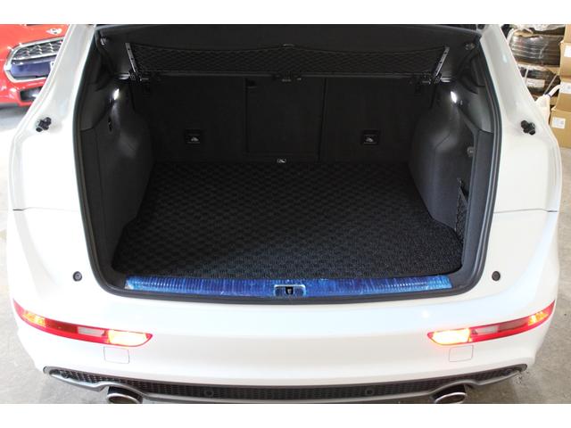 Q5 2.0TFSIクワトロ Sラインパッケージ 後期型 禁煙 グレイシアホワイト MMIナビ地デジBカメラ サイドカメラ クルコン Sライン専用エクステリア インテリア キャリパーペイント 電動バックドア 純正19AW ディーラー整備(17枚目)