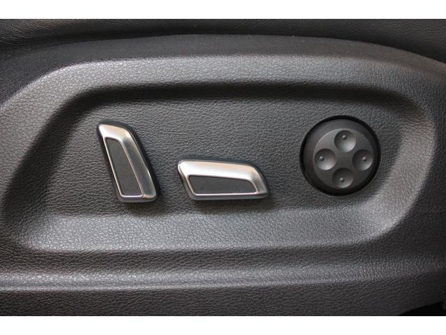 Q5 2.0TFSIクワトロ Sラインパッケージ 後期型 禁煙 グレイシアホワイト MMIナビ地デジBカメラ サイドカメラ クルコン Sライン専用エクステリア インテリア キャリパーペイント 電動バックドア 純正19AW ディーラー整備(31枚目)