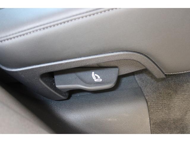 Q5 2.0TFSIクワトロ Sラインパッケージ 後期型 禁煙 グレイシアホワイト MMIナビ地デジBカメラ サイドカメラ クルコン Sライン専用エクステリア インテリア キャリパーペイント 電動バックドア 純正19AW ディーラー整備(35枚目)