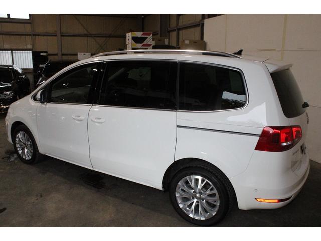 シャラン ＴＳＩ　ハイラインブルーモーションテクノロジー　禁煙　新品天張り張替済　キャンディホワイト　純正ナビ地デジＢカメラ　Ｂｌｕｅｔｏｏｔｈ　パドルシフト　クルコン　ハイライン専用インテリア　シートヒーター　電動バックドア　ディーラー整備記録簿８枚（5枚目）