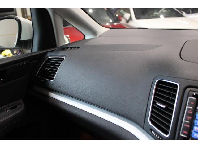 シャラン ＴＳＩ　ハイラインブルーモーションテクノロジー　禁煙　新品天張り張替済　キャンディホワイト　純正ナビ地デジＢカメラ　Ｂｌｕｅｔｏｏｔｈ　パドルシフト　クルコン　ハイライン専用インテリア　シートヒーター　電動バックドア　ディーラー整備記録簿８枚（14枚目）