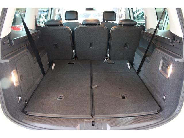 シャラン ＴＳＩ　ハイラインブルーモーションテクノロジー　禁煙　新品天張り張替済　キャンディホワイト　純正ナビ地デジＢカメラ　Ｂｌｕｅｔｏｏｔｈ　パドルシフト　クルコン　ハイライン専用インテリア　シートヒーター　電動バックドア　ディーラー整備記録簿８枚（17枚目）