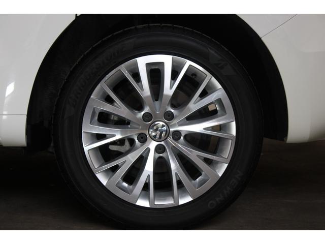 シャラン ＴＳＩ　ハイラインブルーモーションテクノロジー　禁煙　新品天張り張替済　キャンディホワイト　純正ナビ地デジＢカメラ　Ｂｌｕｅｔｏｏｔｈ　パドルシフト　クルコン　ハイライン専用インテリア　シートヒーター　電動バックドア　ディーラー整備記録簿８枚（18枚目）