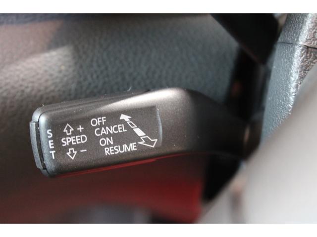 シャラン ＴＳＩ　ハイラインブルーモーションテクノロジー　禁煙　新品天張り張替済　キャンディホワイト　純正ナビ地デジＢカメラ　Ｂｌｕｅｔｏｏｔｈ　パドルシフト　クルコン　ハイライン専用インテリア　シートヒーター　電動バックドア　ディーラー整備記録簿８枚（22枚目）