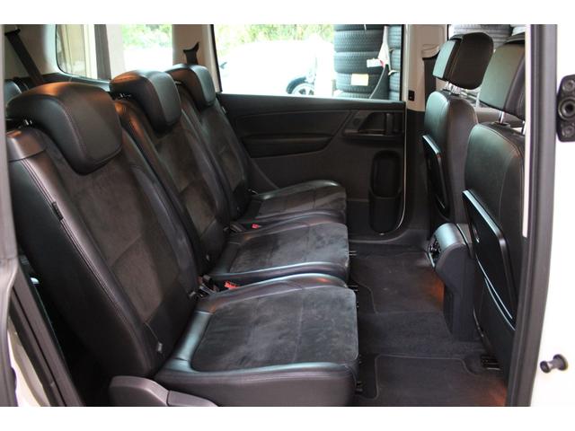 シャラン ＴＳＩ　ハイラインブルーモーションテクノロジー　禁煙　新品天張り張替済　キャンディホワイト　純正ナビ地デジＢカメラ　Ｂｌｕｅｔｏｏｔｈ　パドルシフト　クルコン　ハイライン専用インテリア　シートヒーター　電動バックドア　ディーラー整備記録簿８枚（33枚目）