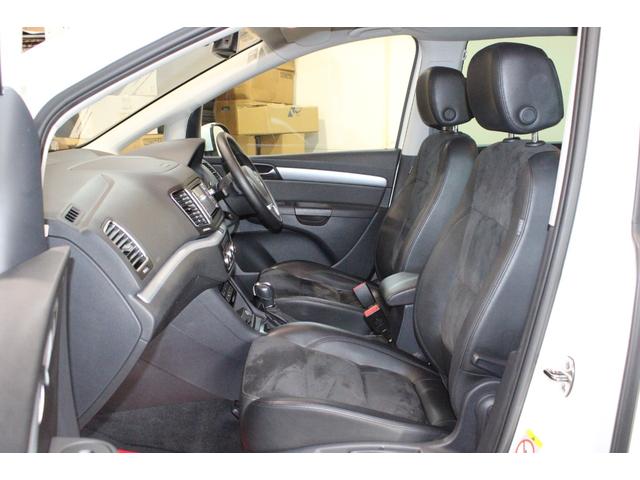 シャラン ＴＳＩ　ハイラインブルーモーションテクノロジー　禁煙　新品天張り張替済　キャンディホワイト　純正ナビ地デジＢカメラ　Ｂｌｕｅｔｏｏｔｈ　パドルシフト　クルコン　ハイライン専用インテリア　シートヒーター　電動バックドア　ディーラー整備記録簿８枚（53枚目）