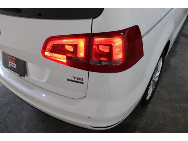 シャラン ＴＳＩ　ハイラインブルーモーションテクノロジー　禁煙　新品天張り張替済　キャンディホワイト　純正ナビ地デジＢカメラ　Ｂｌｕｅｔｏｏｔｈ　パドルシフト　クルコン　ハイライン専用インテリア　シートヒーター　電動バックドア　ディーラー整備記録簿８枚（65枚目）