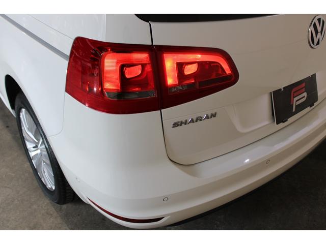 シャラン ＴＳＩ　ハイラインブルーモーションテクノロジー　禁煙　新品天張り張替済　キャンディホワイト　純正ナビ地デジＢカメラ　Ｂｌｕｅｔｏｏｔｈ　パドルシフト　クルコン　ハイライン専用インテリア　シートヒーター　電動バックドア　ディーラー整備記録簿８枚（66枚目）