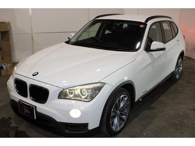 X1 sDrive 18i スポーツ 後期型 禁煙 ユーザー買取車両 アルピンホワイト ストラーダナビBカメラ コンフォートアクセス Bluetooth USB スポーツ専用インテリア エクステリア 純正18AW ヨコハマタイヤ(9枚目)