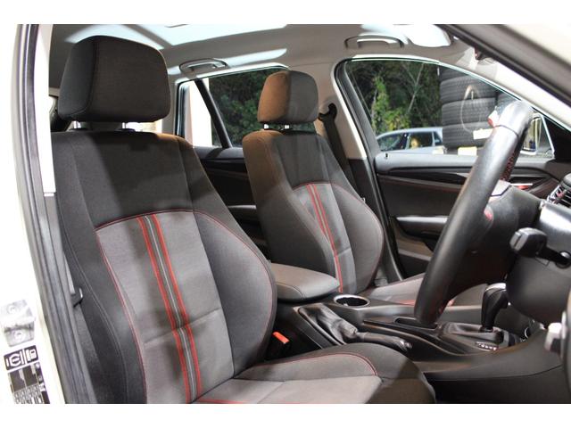 X1 sDrive 18i スポーツ 後期型 禁煙 ユーザー買取車両 アルピンホワイト ストラーダナビBカメラ コンフォートアクセス Bluetooth USB スポーツ専用インテリア エクステリア 純正18AW ヨコハマタイヤ(15枚目)