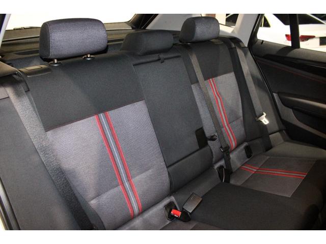 X1 sDrive 18i スポーツ 後期型 禁煙 ユーザー買取車両 アルピンホワイト ストラーダナビBカメラ コンフォートアクセス Bluetooth USB スポーツ専用インテリア エクステリア 純正18AW ヨコハマタイヤ(16枚目)