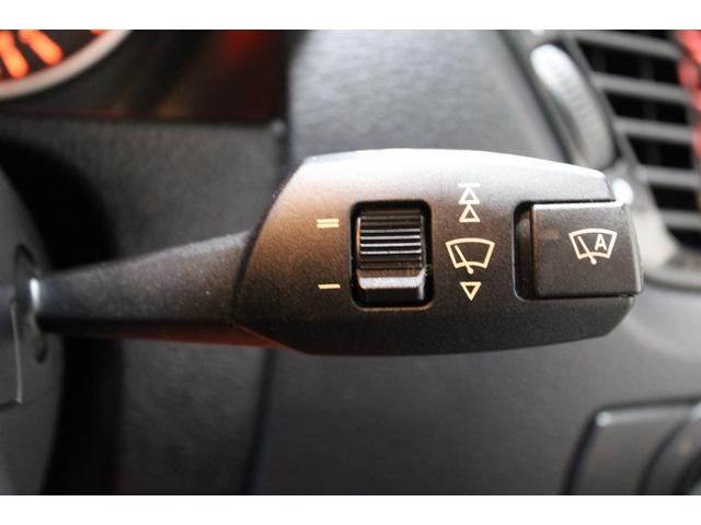 X1 sDrive 18i スポーツ 後期型 禁煙 ユーザー買取車両 アルピンホワイト ストラーダナビBカメラ コンフォートアクセス Bluetooth USB スポーツ専用インテリア エクステリア 純正18AW ヨコハマタイヤ(22枚目)