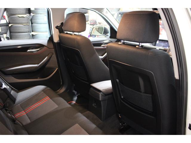 X1 sDrive 18i スポーツ 後期型 禁煙 ユーザー買取車両 アルピンホワイト ストラーダナビBカメラ コンフォートアクセス Bluetooth USB スポーツ専用インテリア エクステリア 純正18AW ヨコハマタイヤ(32枚目)