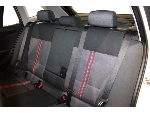 X1 sDrive 18i スポーツ 後期型 禁煙 ユーザー買取車両 アルピンホワイト ストラーダナビBカメラ コンフォートアクセス Bluetooth USB スポーツ専用インテリア エクステリア 純正18AW ヨコハマタイヤ(40枚目)