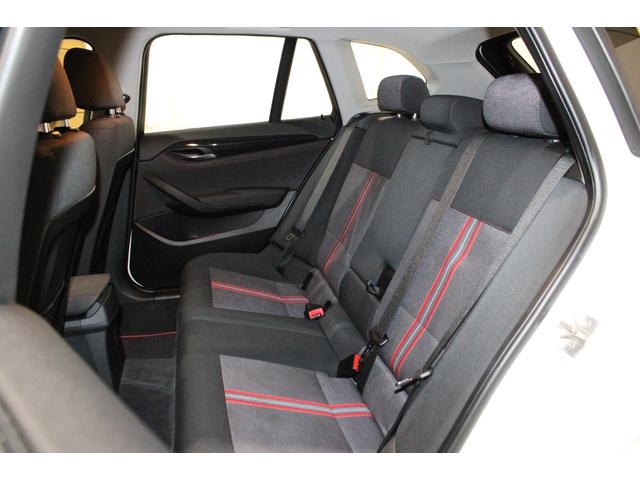 X1 sDrive 18i スポーツ 後期型 禁煙 ユーザー買取車両 アルピンホワイト ストラーダナビBカメラ コンフォートアクセス Bluetooth USB スポーツ専用インテリア エクステリア 純正18AW ヨコハマタイヤ(42枚目)