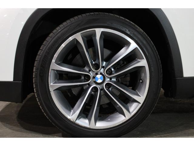 X1 sDrive 18i スポーツ 後期型 禁煙 ユーザー買取車両 アルピンホワイト ストラーダナビBカメラ コンフォートアクセス Bluetooth USB スポーツ専用インテリア エクステリア 純正18AW ヨコハマタイヤ(52枚目)