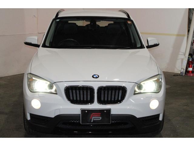 X1 sDrive 18i スポーツ 後期型 禁煙 ユーザー買取車両 アルピンホワイト ストラーダナビBカメラ コンフォートアクセス Bluetooth USB スポーツ専用インテリア エクステリア 純正18AW ヨコハマタイヤ(56枚目)