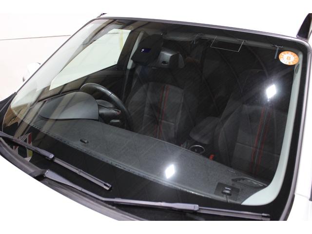 X1 sDrive 18i スポーツ 後期型 禁煙 ユーザー買取車両 アルピンホワイト ストラーダナビBカメラ コンフォートアクセス Bluetooth USB スポーツ専用インテリア エクステリア 純正18AW ヨコハマタイヤ(58枚目)