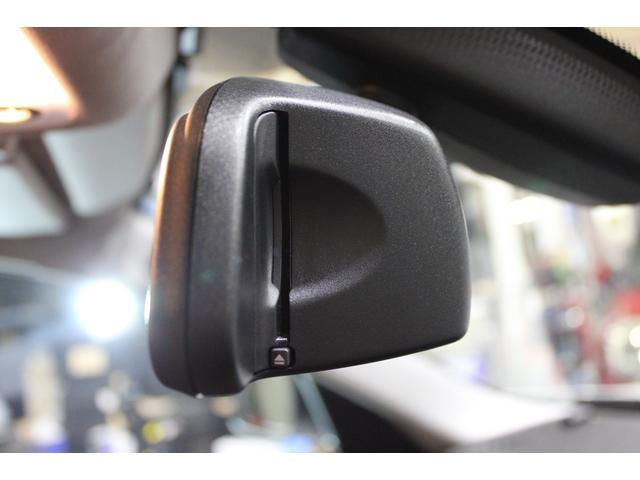 X1 sDrive 18i スポーツ 後期型 禁煙 ユーザー買取車両 アルピンホワイト ストラーダナビBカメラ コンフォートアクセス Bluetooth USB スポーツ専用インテリア エクステリア 純正18AW ヨコハマタイヤ(75枚目)