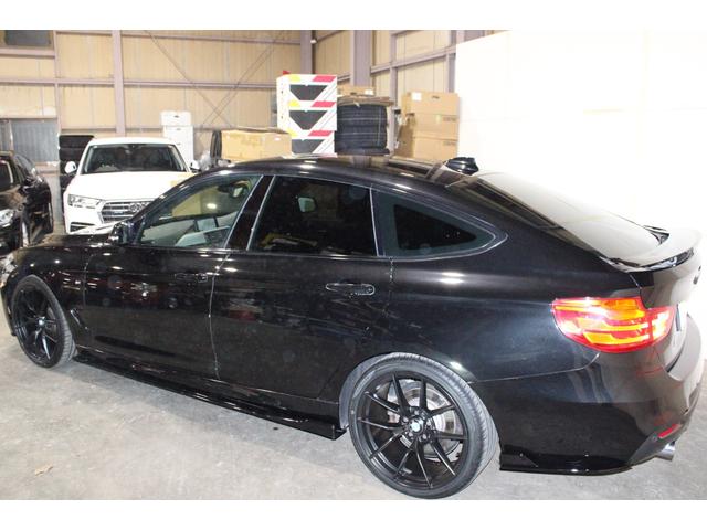 3シリーズ 320iグランツーリスモ Mスポーツ 禁煙 新品パーツコンプリート&ブラックカスタム&フルボトムリップ ブラックレザー Mタイプ新品20AW 新品タイヤ インテリジェントS 純正ナビ地デジBカメラ Bluetooth ディーラー整備(5枚目)