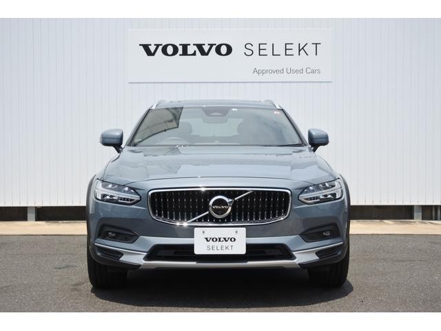 Ｖ９０ クロスカントリー　Ｂ５　ＡＷＤ　プロ　Ｇｏｏｇｌｅインフォテイメントシステム　ガラスサンルーフ　Ｂ＆Ｗプレミアムサウンド　スレートレザーインテリア　衝突被害軽減ブレーキ　前車追従式オートクルーズ　パイロットアシスト　３６０°ビューカメラ（2枚目）