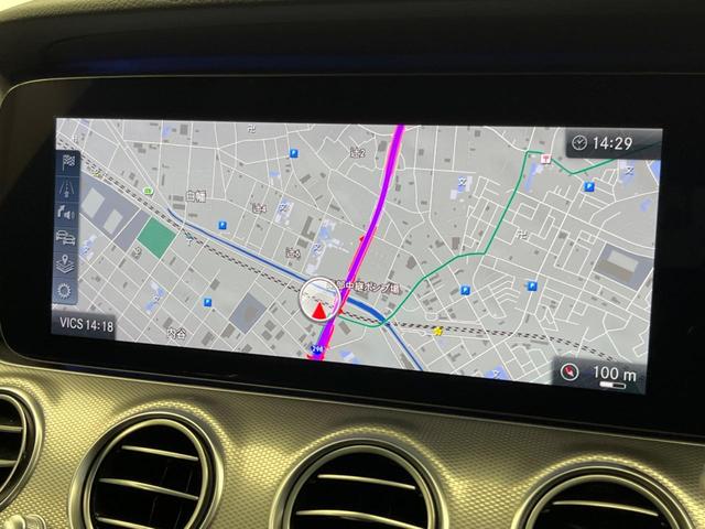 Ｅ２００　ステーションワゴン　アバンギャルド　エクスルーシブＰＫＧ　黒革シート　全周囲カメラ　Ｂｕｒｍｅｓｔｅｒサウンド　アダプティブクルーズコントロール　ヘッドアップディスプレイ　ブラインドスポットアシスト　純正ナビ　レーンアシスト　ＥＴＣ(7枚目)