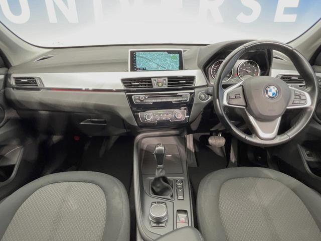 Ｘ１ ｘＤｒｉｖｅ　１８ｄ　コンフォートＰＫＧ　インテリジェントセーフティ　純正８．８インチナビ　バックカメラ　前席シートヒーター　電動リアゲート　走行モードセレクト　ダウンヒルアシスト　デュアルオートエアコン　ＥＴＣ内蔵ミラー（2枚目）