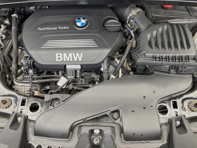 Ｘ１ ｘＤｒｉｖｅ　１８ｄ　コンフォートＰＫＧ　インテリジェントセーフティ　純正８．８インチナビ　バックカメラ　前席シートヒーター　電動リアゲート　走行モードセレクト　ダウンヒルアシスト　デュアルオートエアコン　ＥＴＣ内蔵ミラー（18枚目）
